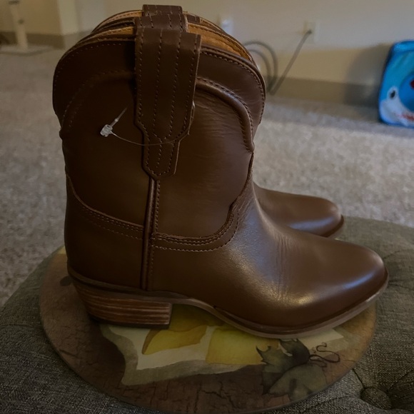 NWOB Gorgeous Dingo SEGUARO Brown/Tan LEATHER BOOTIE  6.5 - Picture 8 of 10